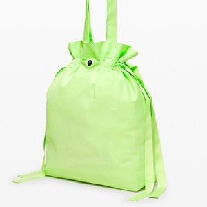 Lululemon Easy As Sunday Tote / 19L